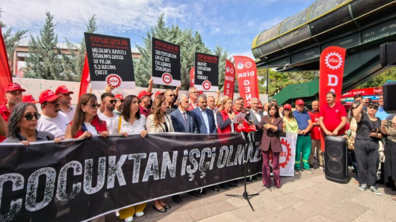 Çocuktan İşçi Olmaz: Çocuk İşçiliğine Karşı Taleplerimizle Millî Eğitim Bakanlığı Önündeydik